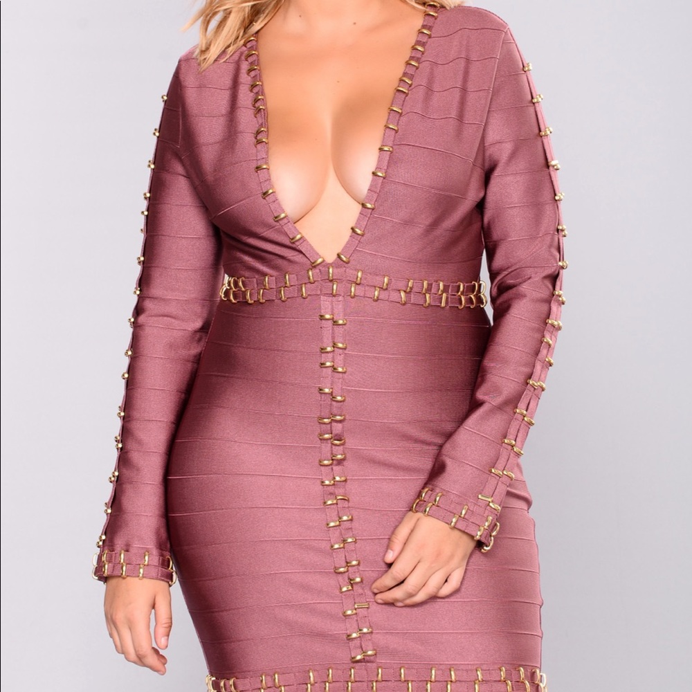 Fashion Nova mauve stretchy dress - Picture 3 of 3
